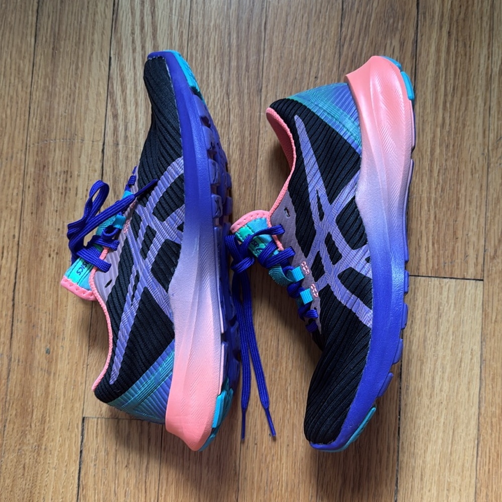 EXCELLENT ASICS Pink and Blue Athletic Shoes Performance Mesh